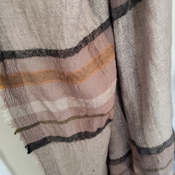 Echo Oversized Wrap Blanket Scarf Lightweight Rayon Wool Neutral Browns Fringe - Picture 9 of 12